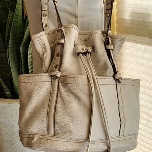 Tignanello women's EUC off white genuine leather shoulder bag purse medium size